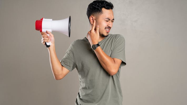 El ruido: una problemática que puede arruinar la experiencia del cliente