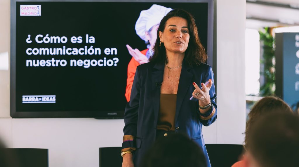Comunicar para conectar: el arte invisible que fideliza equipos y enamora clientes
