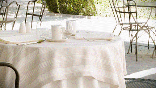 Mantelería 2026: la mesa se vuelve “experiencia”
